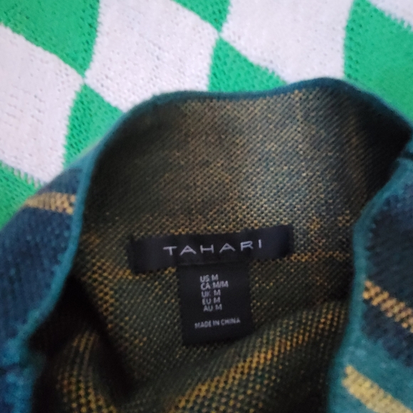 Tahari Plaid Tarton Sweater Size Med - Picture 8 of 8